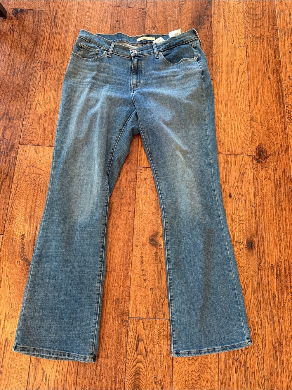 Levi's Women's Medium Blue Curvy Boot-Cut Jeans